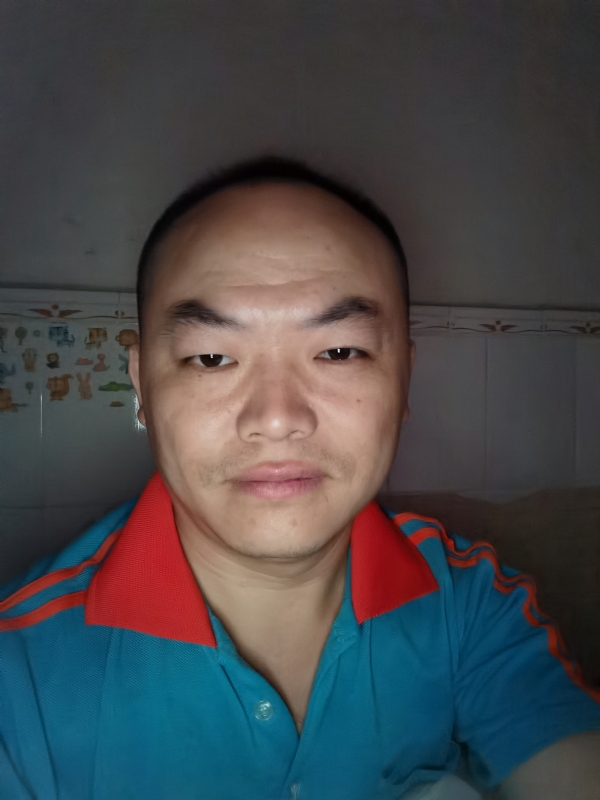 与子携老的第二张照片--鞍山相亲服务中心