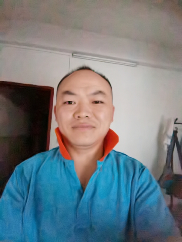 与子携老的第四张照片--鞍山相亲服务中心