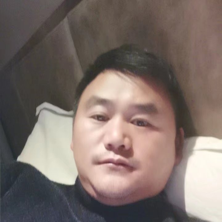 奔跑的第四张照片--鞍山相亲服务中心