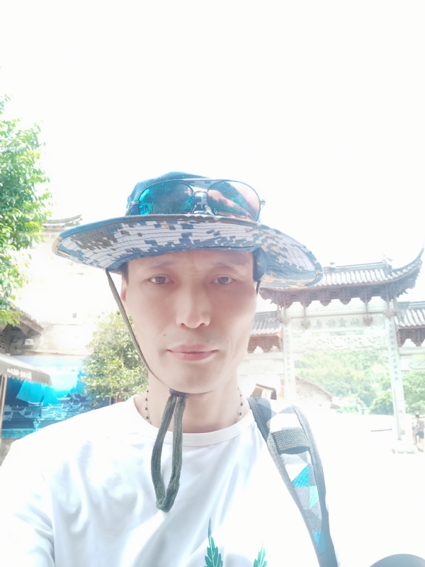 童群海的第一张照片--鞍山相亲服务中心