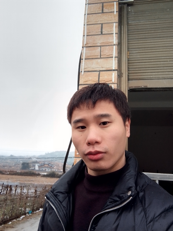 银色的羽翼的第一张照片--鞍山相亲服务中心