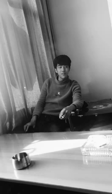 酷似小丑的第二张照片--鞍山相亲服务中心