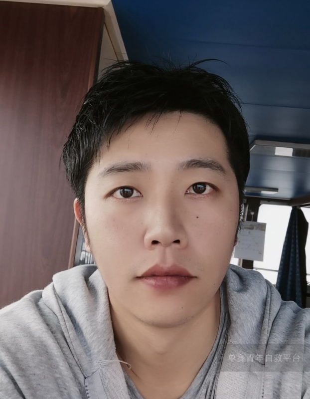 不太帅的男人的第一张照片--鞍山相亲服务中心