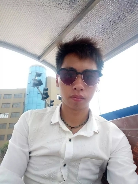 寻缘的第一张照片--鞍山相亲服务中心