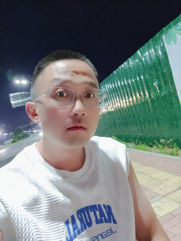 清风烈酒的第一张照片--鞍山相亲服务中心