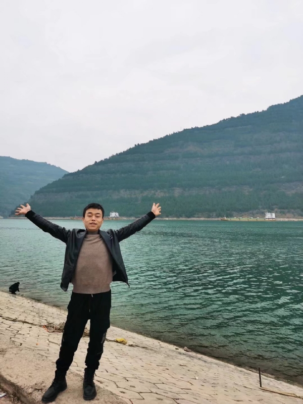 寂寞的风的第一张照片--鞍山相亲服务中心