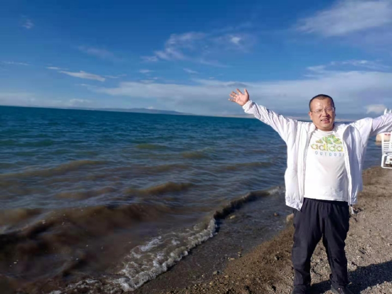 蜜蜂的第一张照片--鞍山相亲服务中心