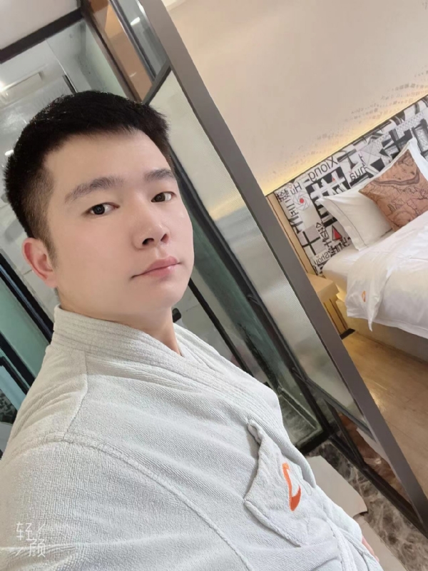 绿帽的第一张照片--鞍山相亲服务中心