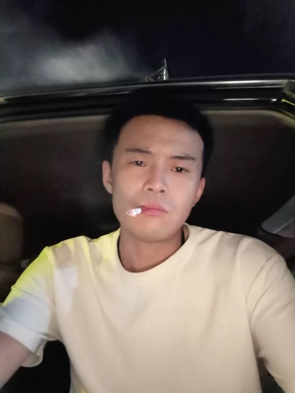 爱睡觉的土拨鼠的第一张照片--鞍山相亲服务中心