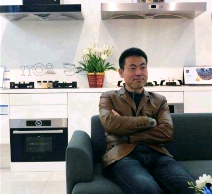 奋斗的执着的第一张照片--鞍山相亲服务中心