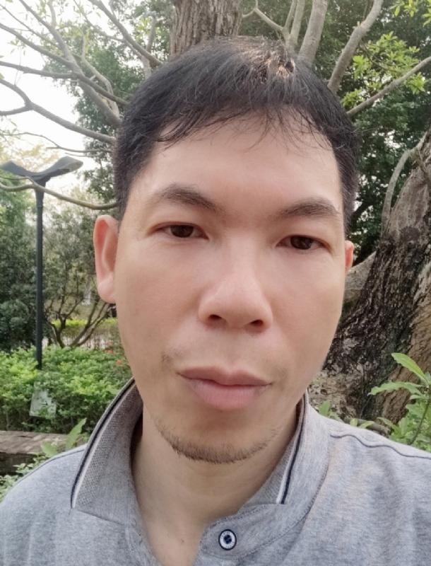 漂浮的云的第一张照片--鞍山相亲服务中心