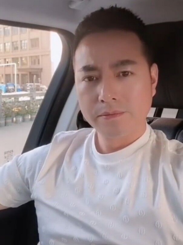 勿忘初心的第一张照片--鞍山相亲服务中心