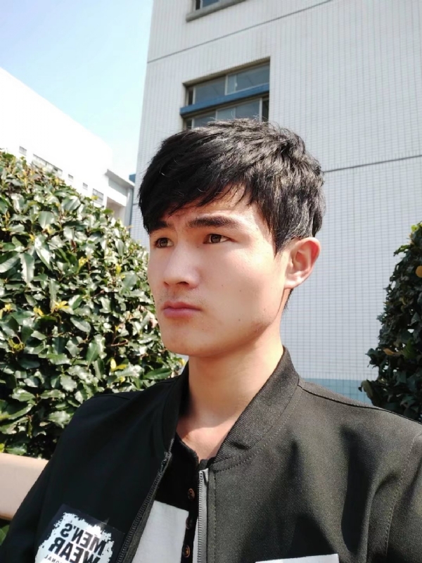 阳光男孩的第四张照片--鞍山相亲服务中心