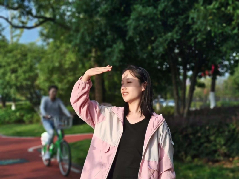 达拉崩吧的第一张照片--鞍山相亲服务中心