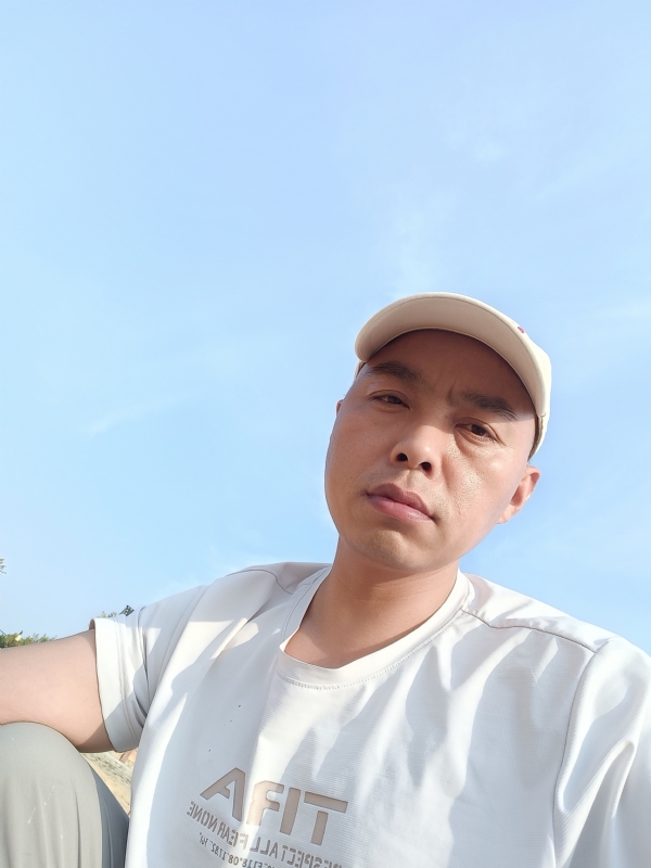 哥哥的第一张照片--鞍山相亲服务中心