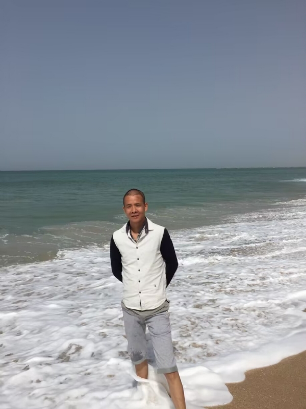 飞雪飘零的第二张照片--鞍山相亲服务中心