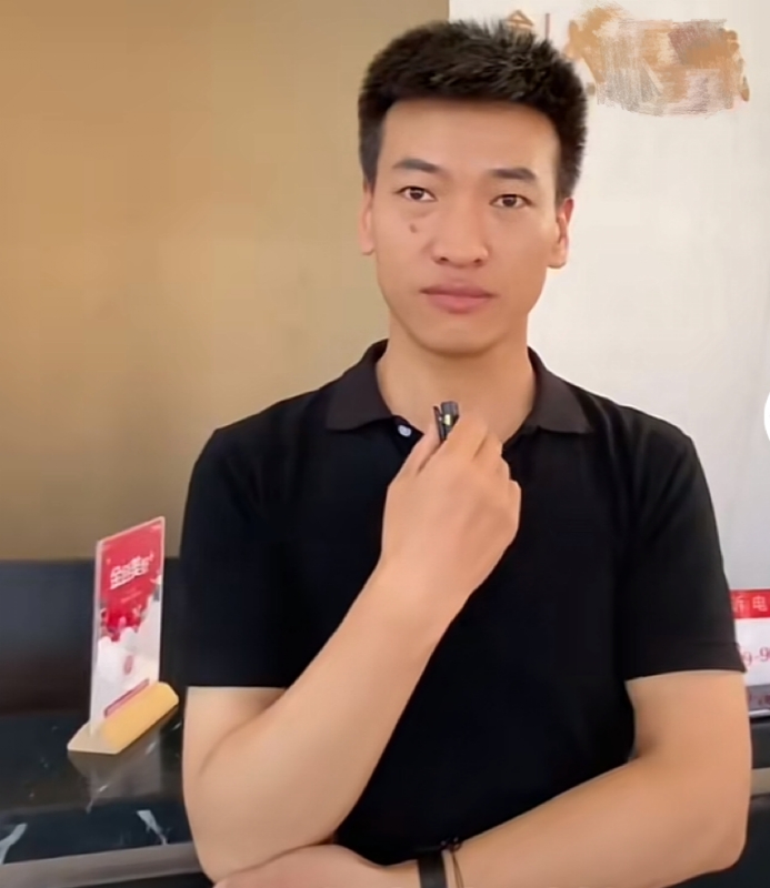 一杯梁白开的第一张照片--鞍山相亲服务中心