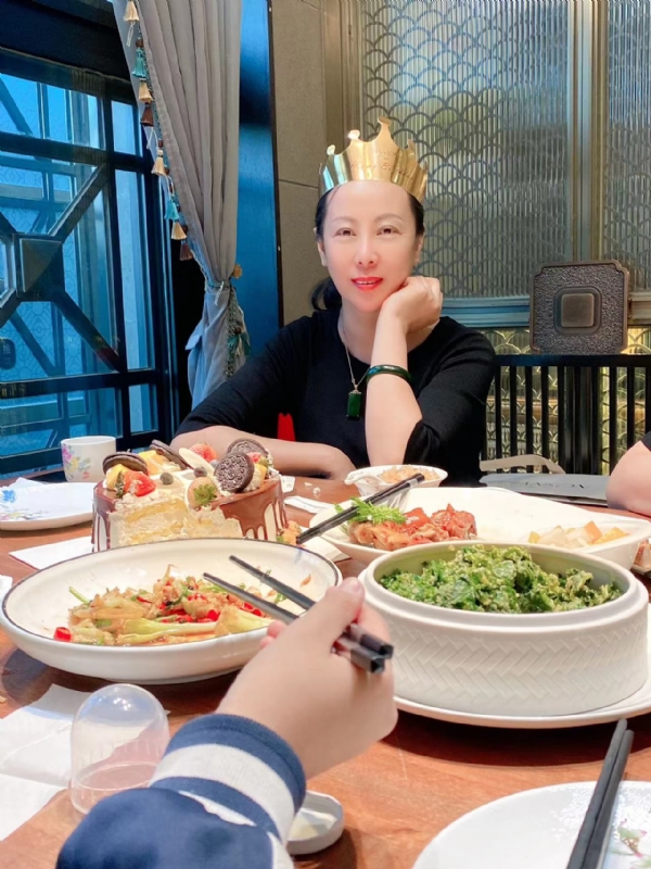 红红的第二张照片--鞍山相亲服务中心