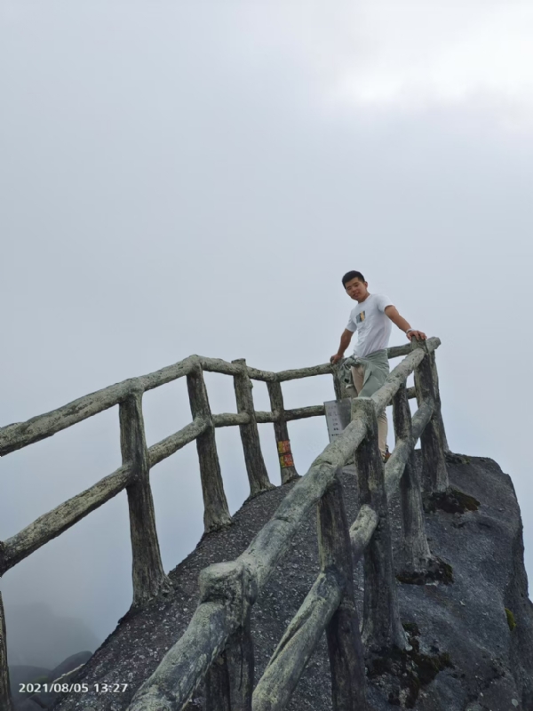 灰色轨迹的第一张照片--鞍山相亲服务中心