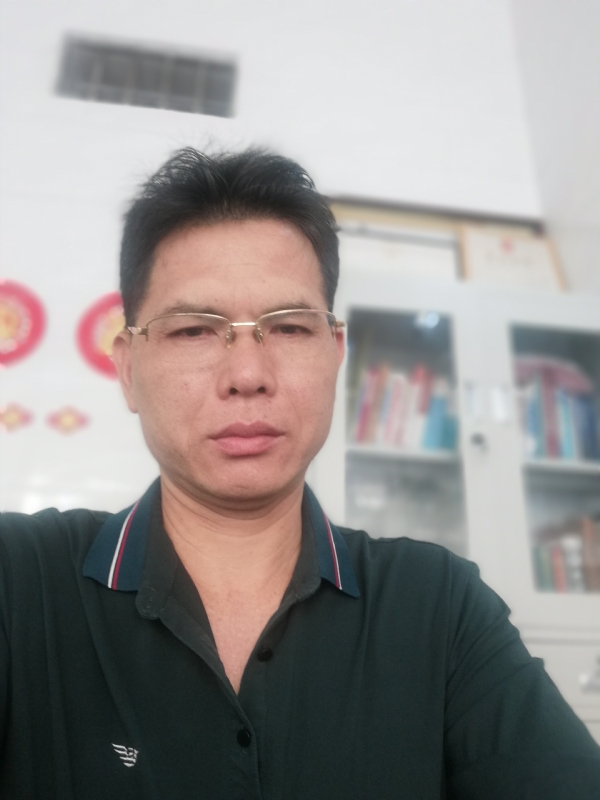 后视镜的第二张照片--鞍山相亲服务中心