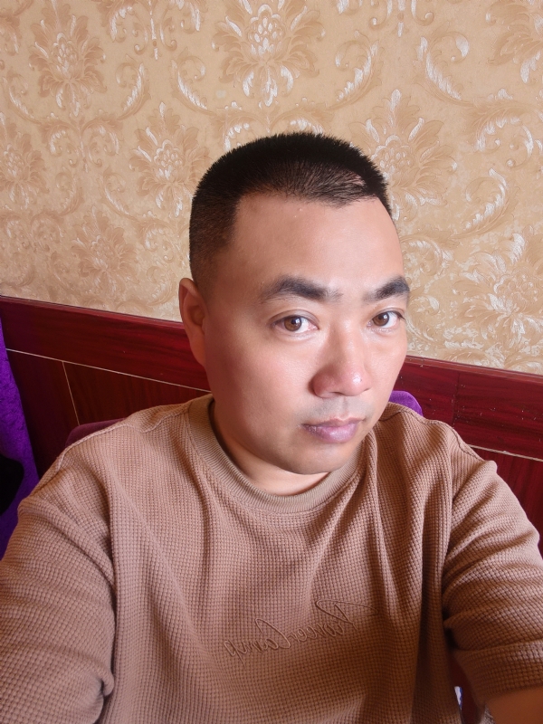 擦亮眼睛向前看的第一张照片--鞍山相亲服务中心