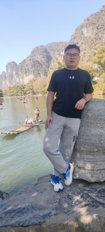 受过伤的狼的第三张照片--鞍山相亲服务中心