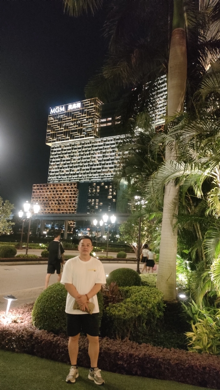 熟悉的身影的第一张照片--鞍山相亲服务中心