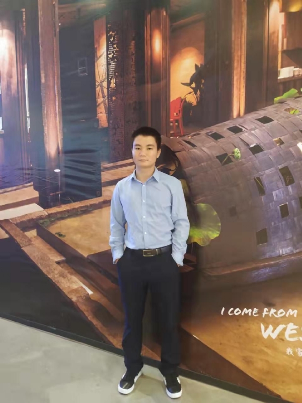 梧桐枫叶的第一张照片--鞍山相亲服务中心