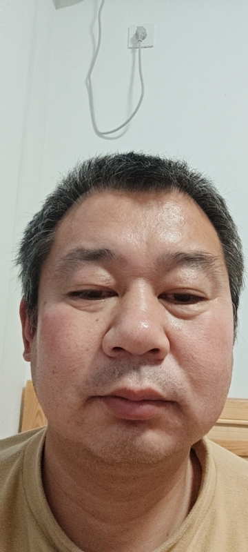 龙万的第一张照片--鞍山相亲服务中心