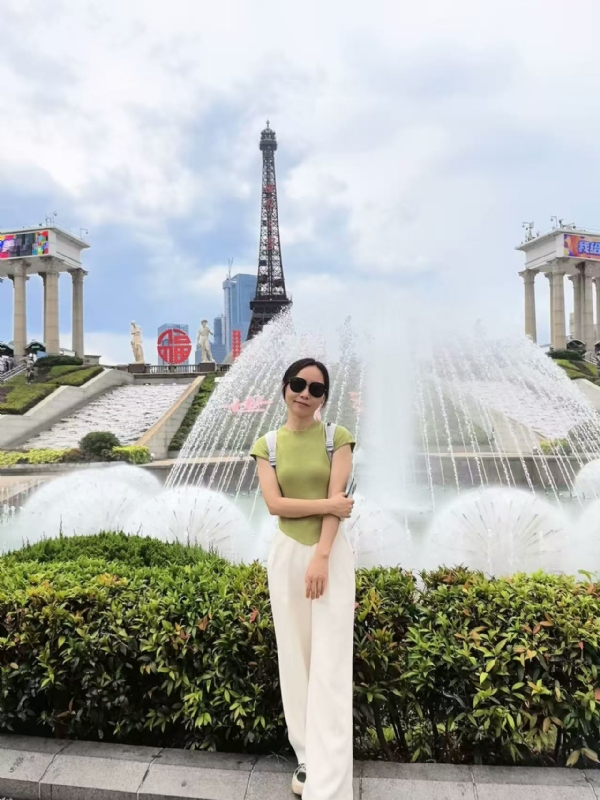 秋风落叶的第一张照片--鞍山相亲服务中心