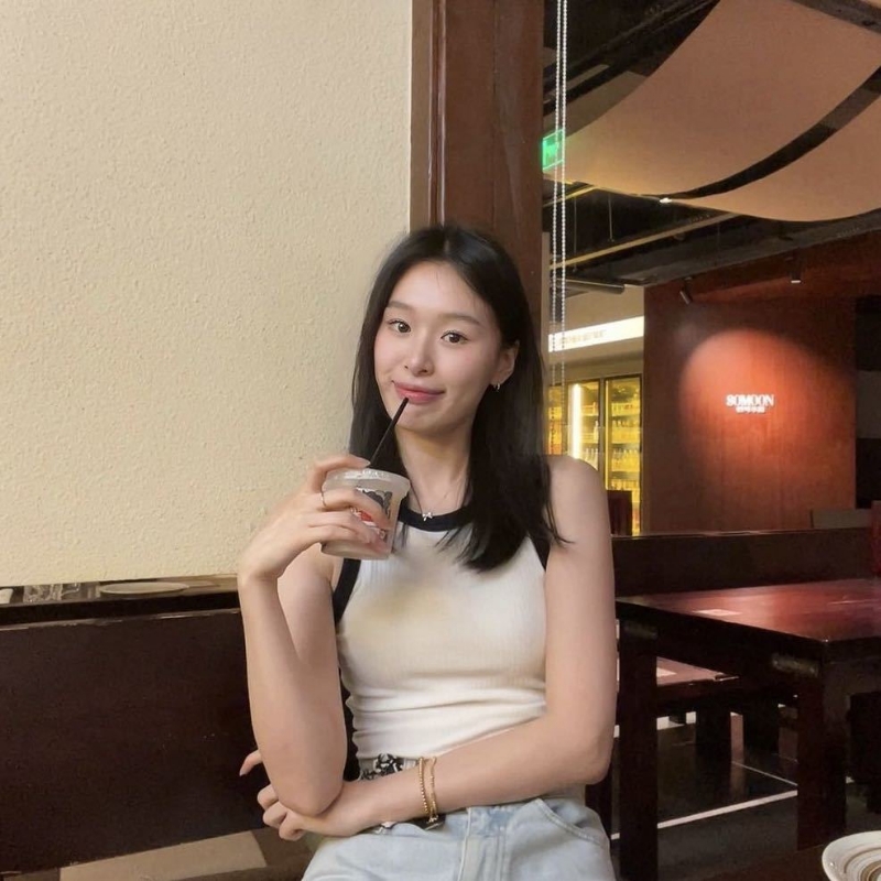 羽毛的第一张照片--鞍山相亲服务中心