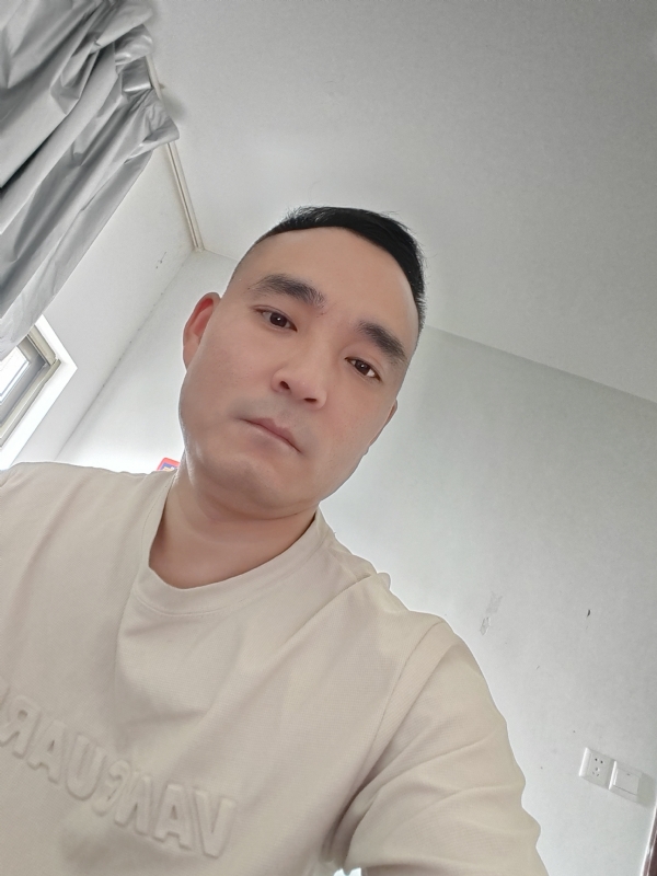 小锋的第一张照片--鞍山相亲服务中心