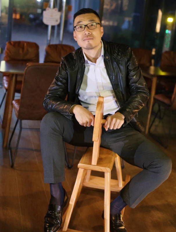 Lee的第一张照片--鞍山相亲服务中心