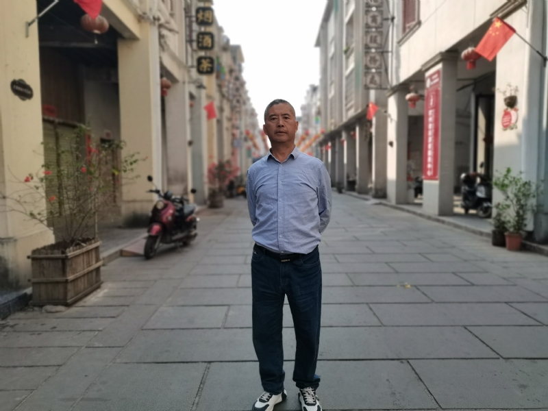 一粒尘埃的第一张照片--鞍山相亲服务中心