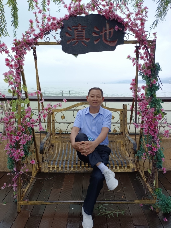 奋斗的第一张照片--鞍山相亲服务中心