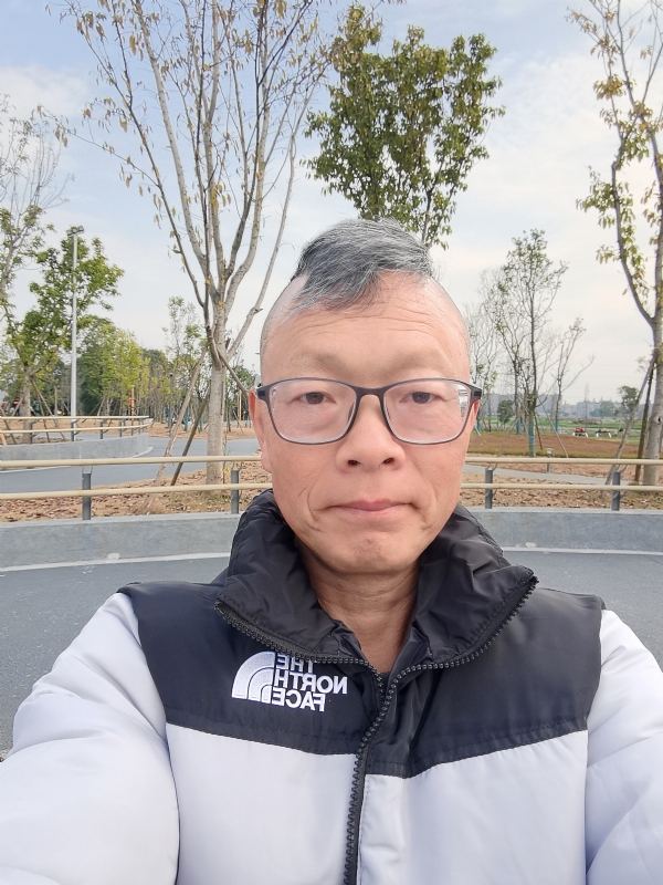 做喜欢的事的第一张照片--鞍山相亲服务中心